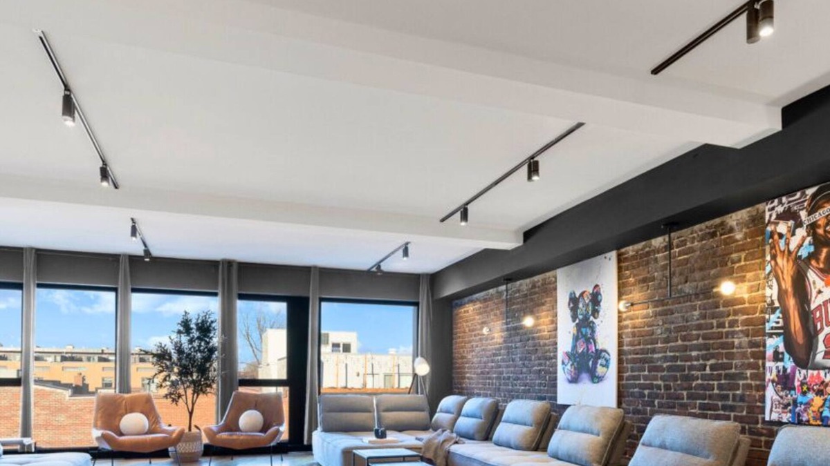 La Petite-Patrie Apartment | LiV MTL Plaza-3 Premium Bachelor Poker Foosball