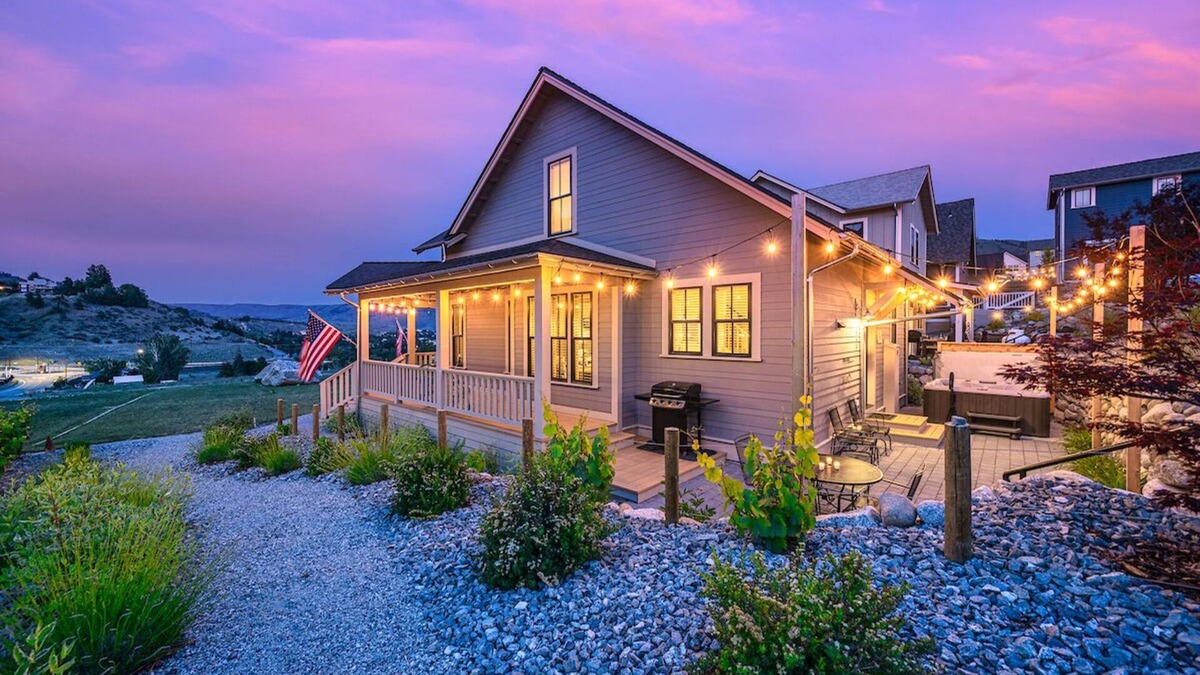 Chelan House | Live Aloha at Chelan Lookout Vacation Rentals