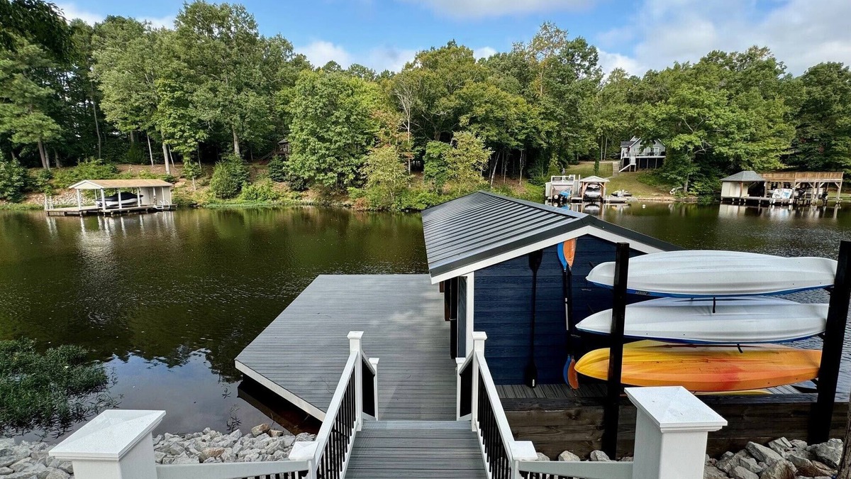 Bracey House | Live Edge Lodge-6,300 Sq Ft! 7 Bds, 7 Baths! Fire Pit, Pool Table, Foosball!
