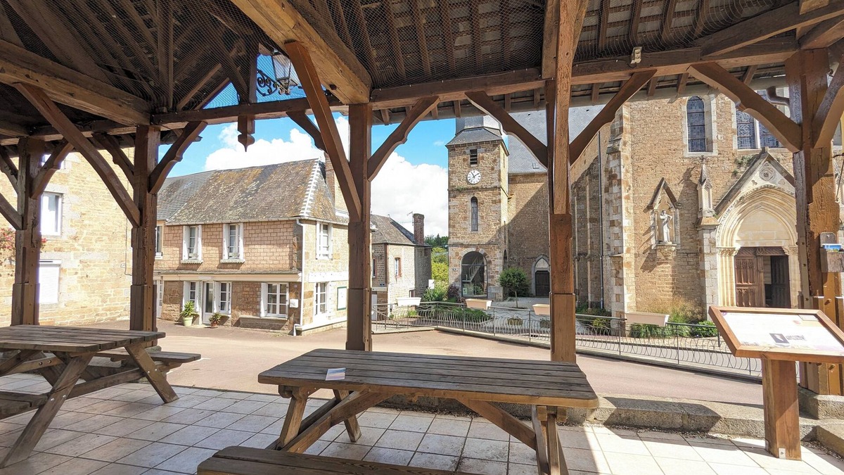 La Carneille House | Live in a beautiful Normandy village