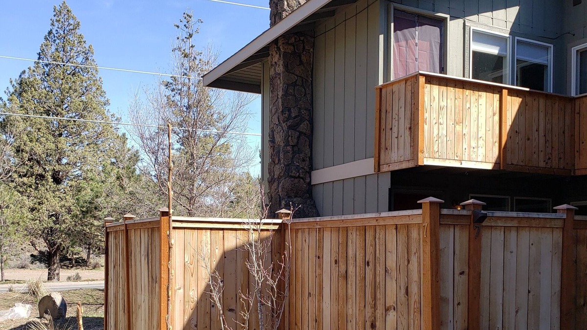 Southeast Bend Condo | Live in Bend with your pet