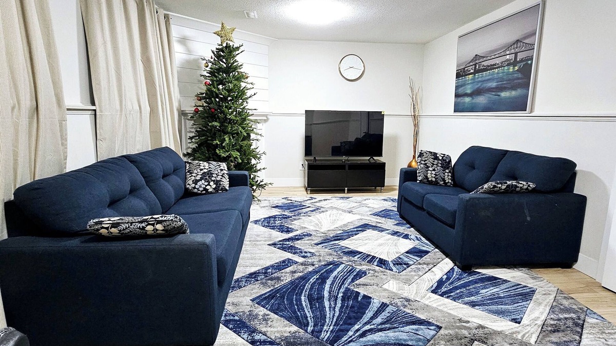 Westminster House | Live in our 1 bedroom apartment with living room & feel like home away from home