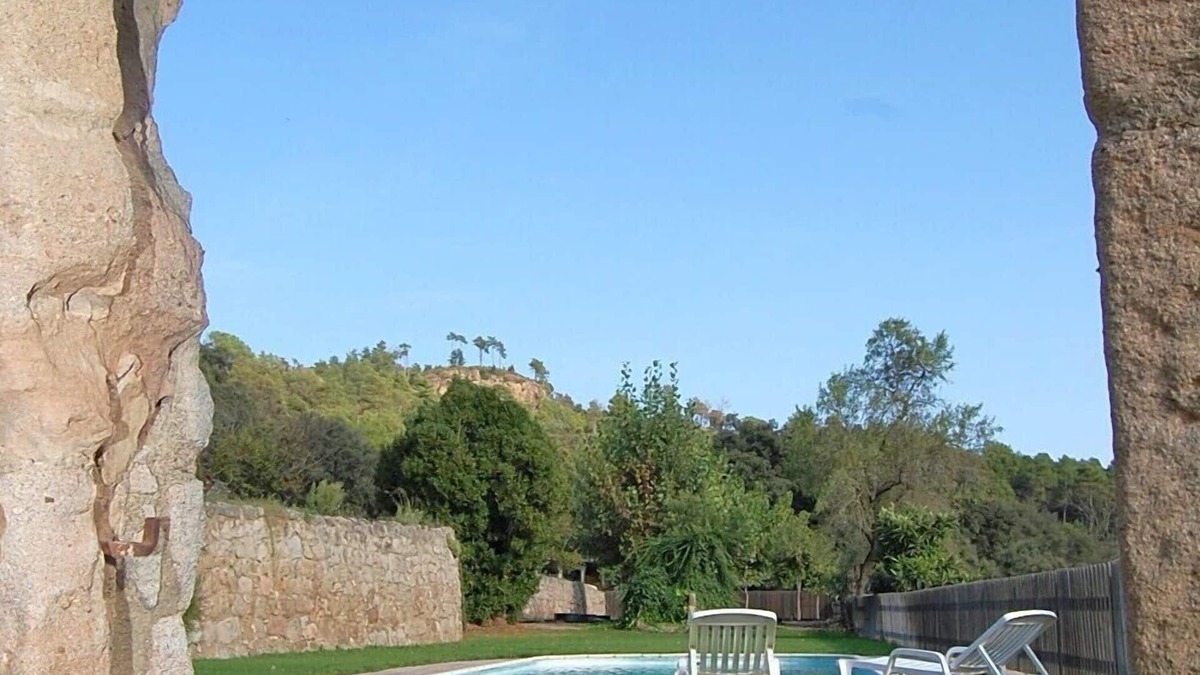 Olvan House | Live in outstanding surroundings in a beautiful rual apartment with lovely pool