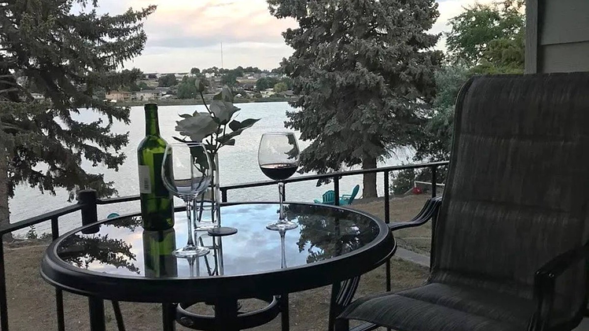 Moses Lake House | Live Life on the Lake! Lakefront Moses Lake