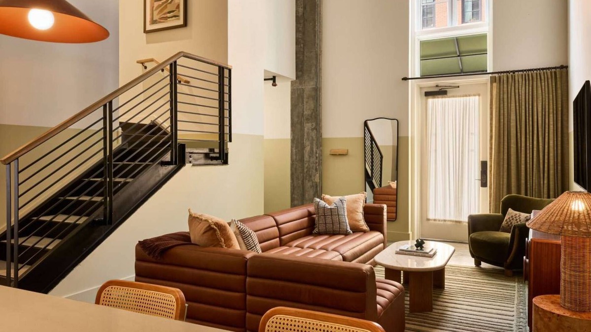 Yamacraw Village Apartment | Live Like a Local in Downtown Savannah + Pool