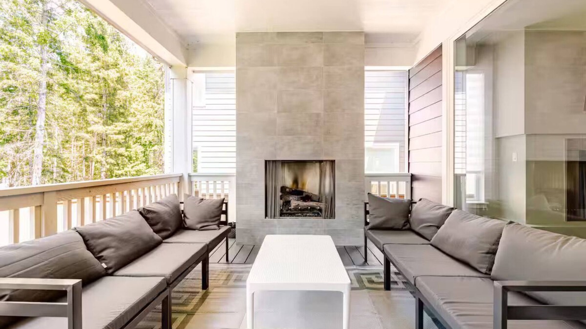 Port Orchard House | Live Luxe - 4K SQFT by Famous Golf Course