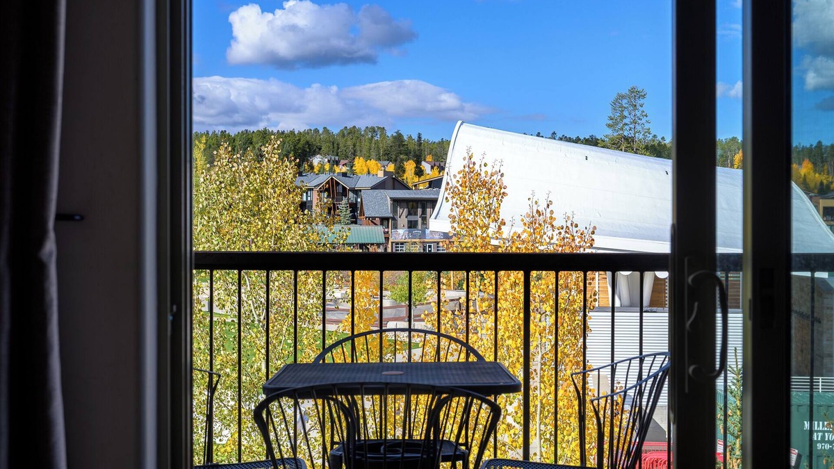 Winter Park Condo | Live Music Views & Pool Oasis in Hideaway Park!