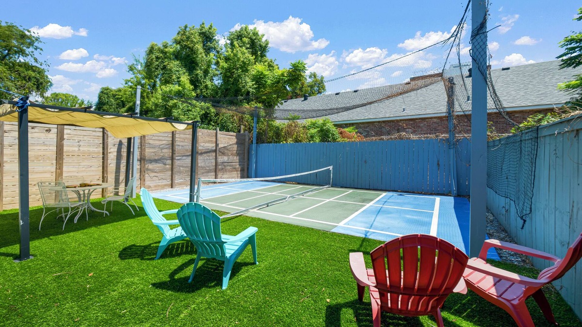 Freret House | Live NOLA-4 Beds, Laundry, Screened-In Porch w/BT-SS Speakers & Pickleball Court