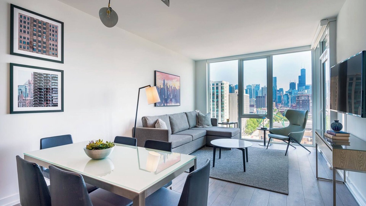 Old Town Apartment | Live the Suite Life: Historic Old Town Chicago Stays with Modern Luxury & Style