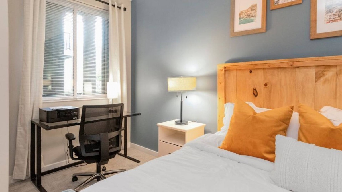 Towson House | LIVE*WORK*STAY*HOME | 2 Bedroom in Towson