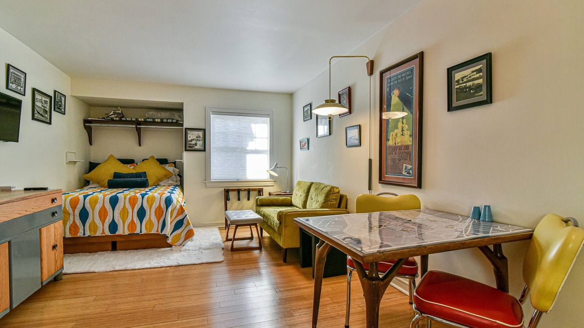 Downtown Asheville Apartment | #LiveLikeALocal Downtown Asheville Hidden Gem Condo for 2+FREE On-Site Parking
