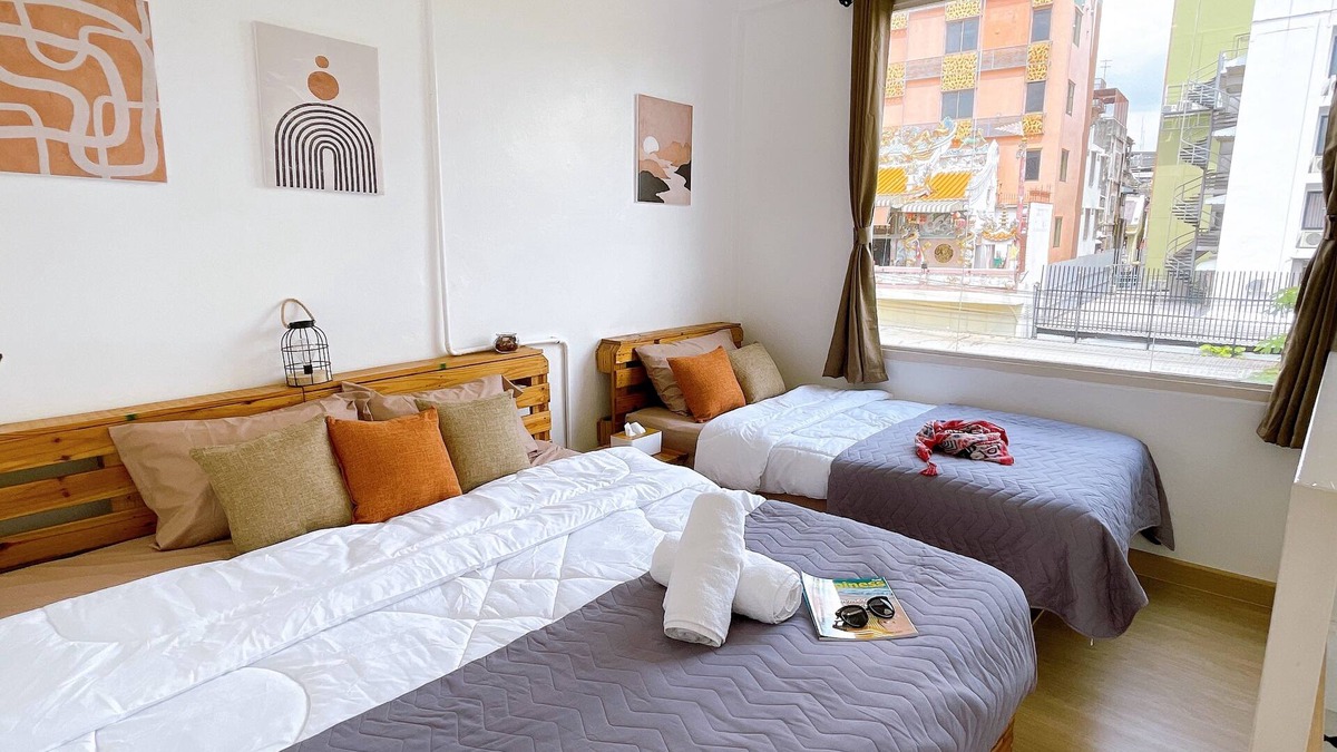 Talat Yot House | Lively and cozy canal house, near Grand palace