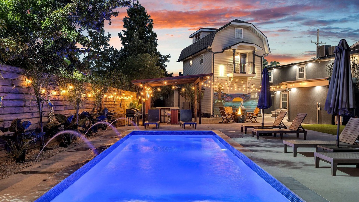 Mid-City House | Lively and Spacious unit in the heart of Mid-City w/ Pool