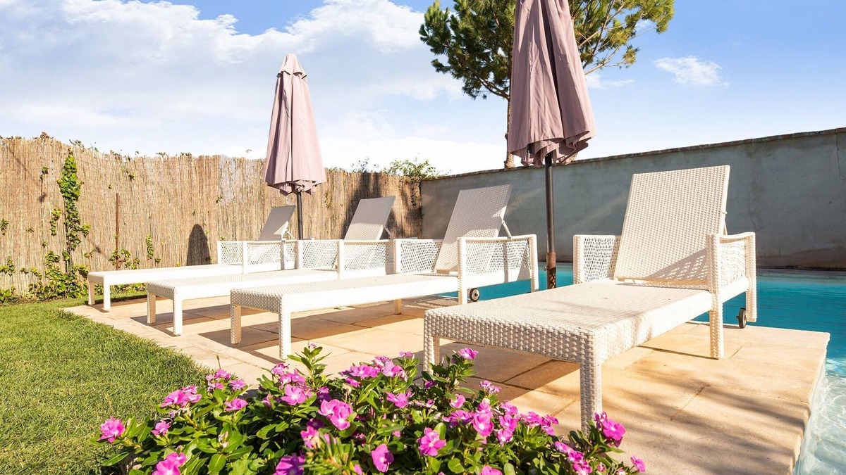 Fraga House | Lively holiday home in Fraga with private pool