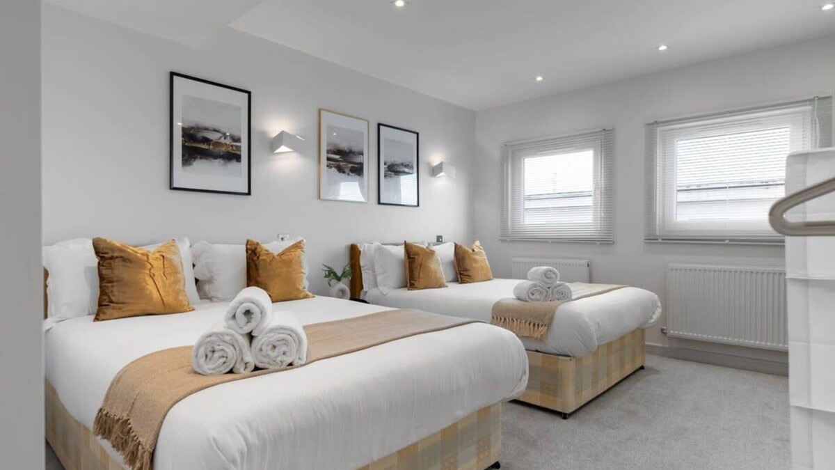 Didcot Apartment | LiveStay - Stylish 2Bed Apartment in Didcot