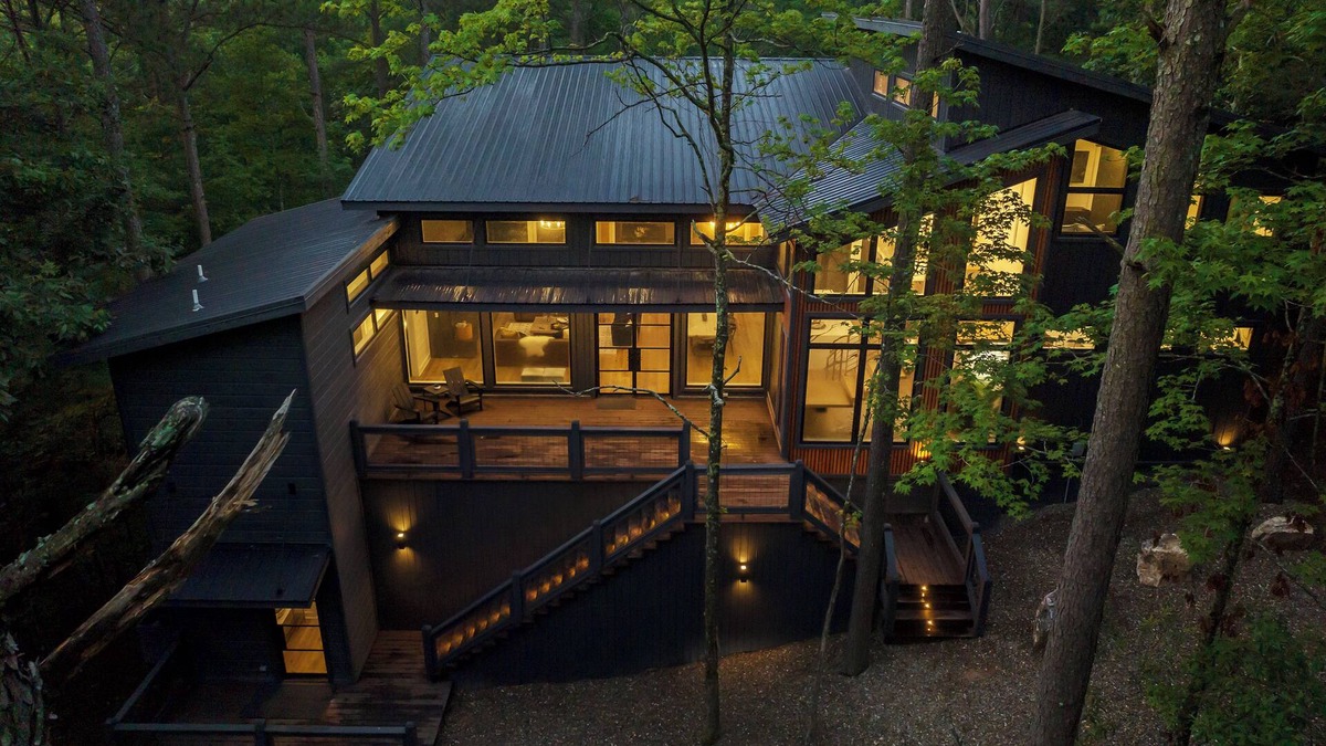 Broken Bow Cabin | "Livin' the High Life"-Ultra Lux Cabin w/Custom Playscape-Sleeps 20