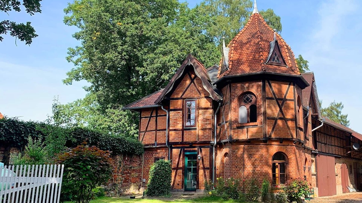 Hoesseringen Apartment | Living in a tower - vacation in the country