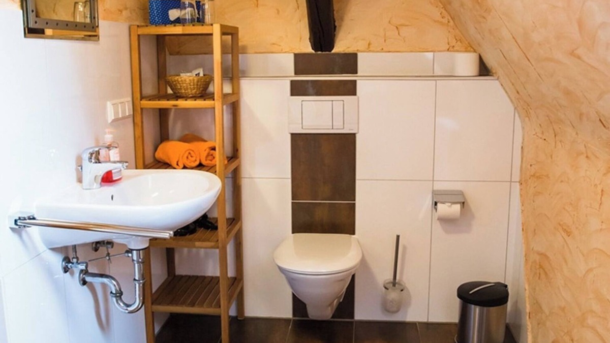 Wiernsheim Apartment | Living in the "Alter Heuboden" 10 minutes from the Pforzheim Süd highway