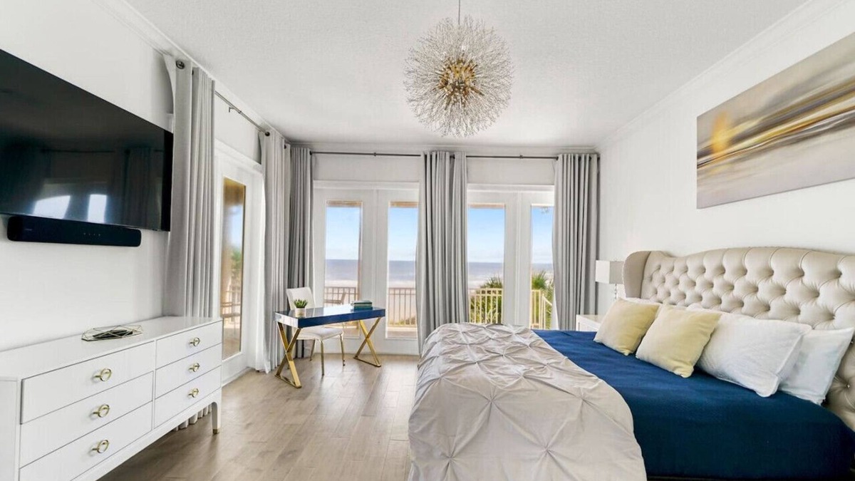 Crescent Beach Apartment | Living Luxe | Fall by the beach - pool at your feet!