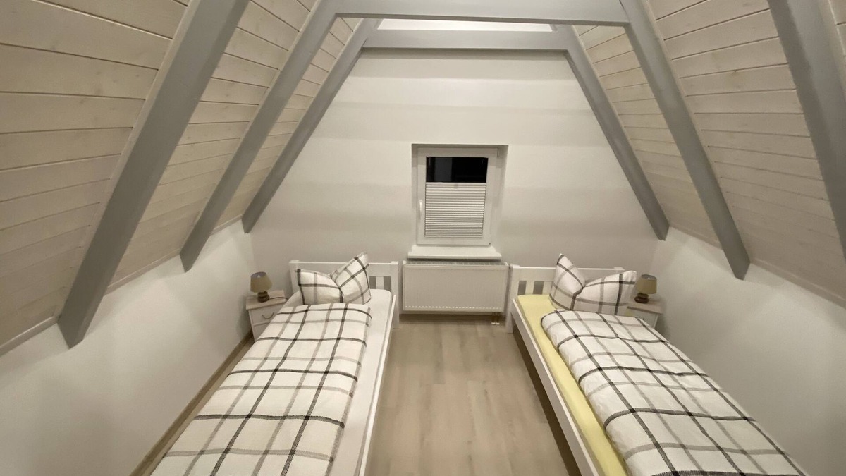 Barmstedt Apartment | Living under the roof