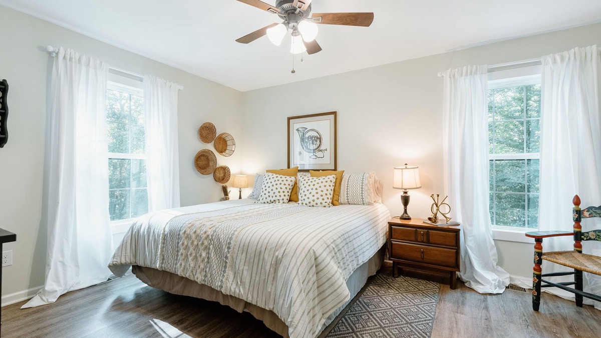 Rutherfordton House | Living Water Retreats #3 - New Cozy Farmhouse Retreat 2 mi. to TIEC