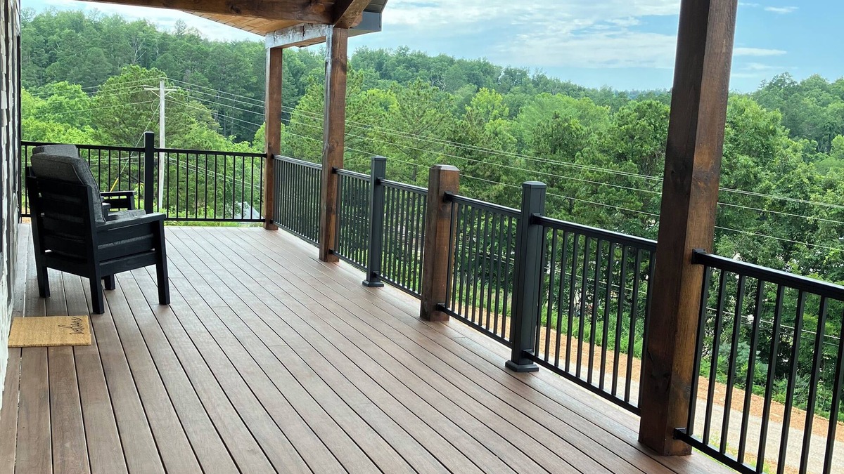 Van Buren House | Living Waters Estates, Elegant 3 BR Home with kids area, hot tub, sleeps 12