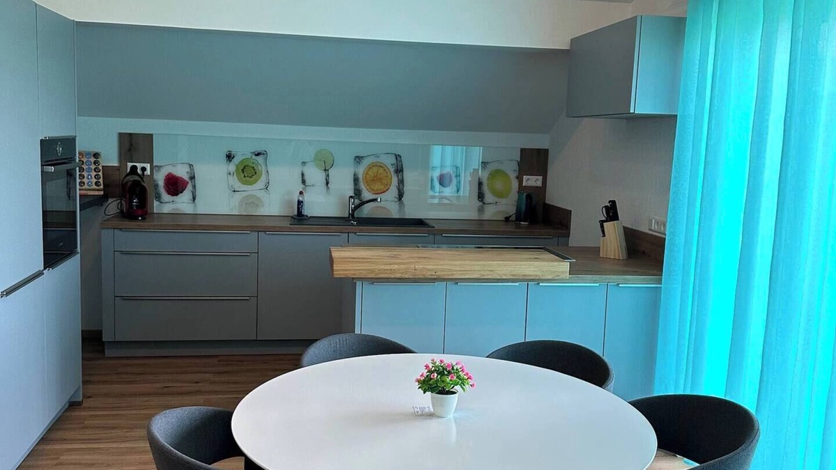 Korntal-Munchigan Apartment | LivingMe Cozy 3 rooms to relax in