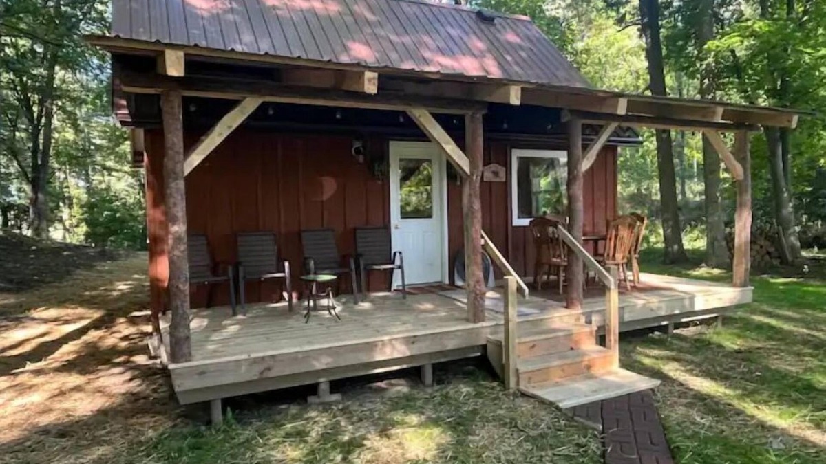 Dansville Cabin | Livingston cabin