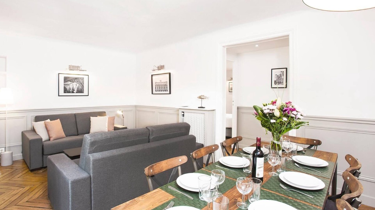 Saint-Vincent-de-Paul Apartment | LivinParis | Luxury 4 Bedrooms Opera Lafayette IV