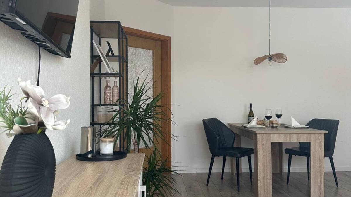 Schonebeck Apartment | Livoro Dormitorio Apartment