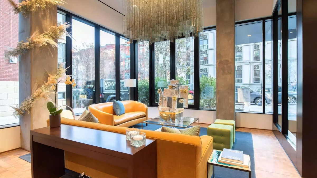 Logan Circle Apartment | Liz by Black Swan 507LT (1/1, Cap 2)