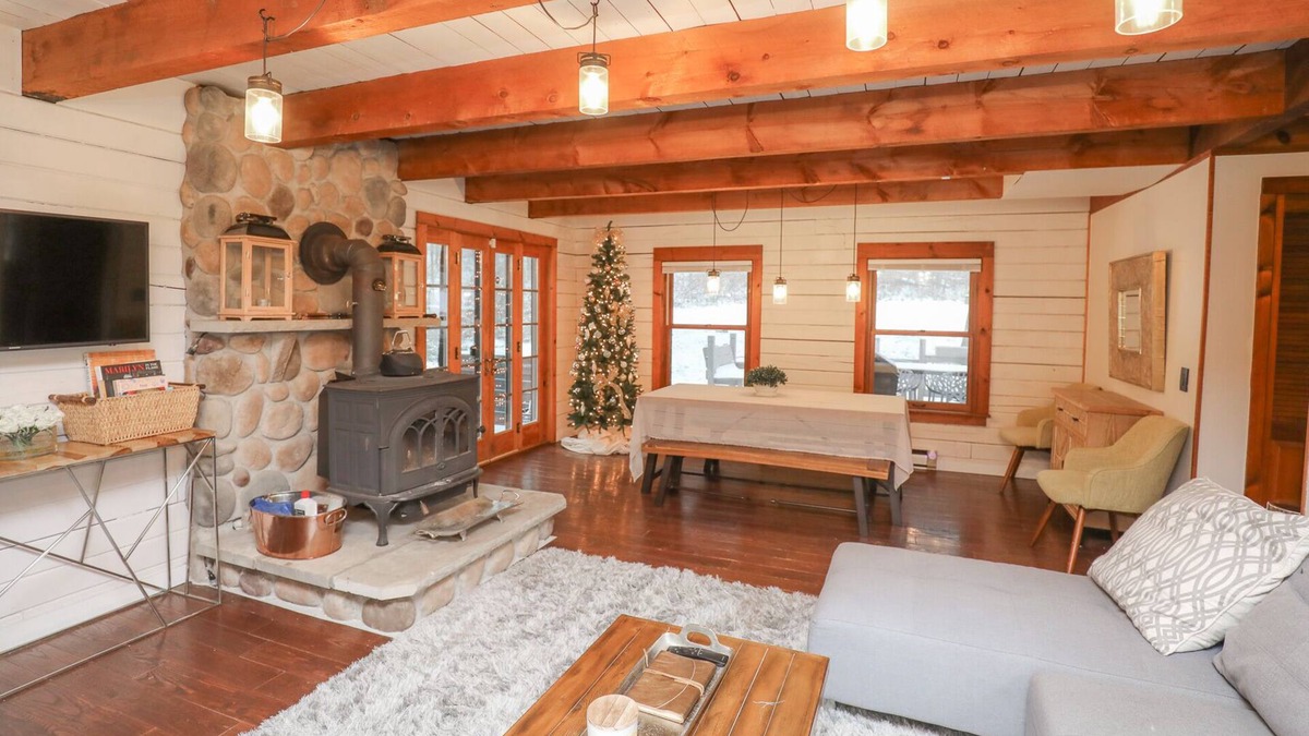 Bristol Hills Cabin | Lizzie's Cabin On The Hill