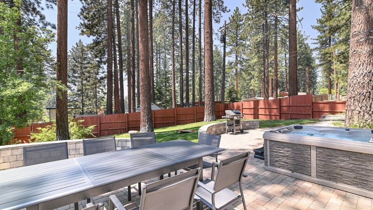 Lower Kingsbury House | LK162.The Juniper Cabin: 3 BR, 2 BA House in Stateline, Sleeps 8