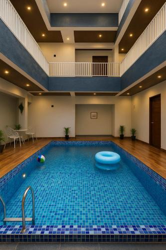 Malavli Villa | ll EMPYREAN STAY ll 9BHK ll FLAGSHIP VILLA ll PVT POOL ll FREE WIFI ll