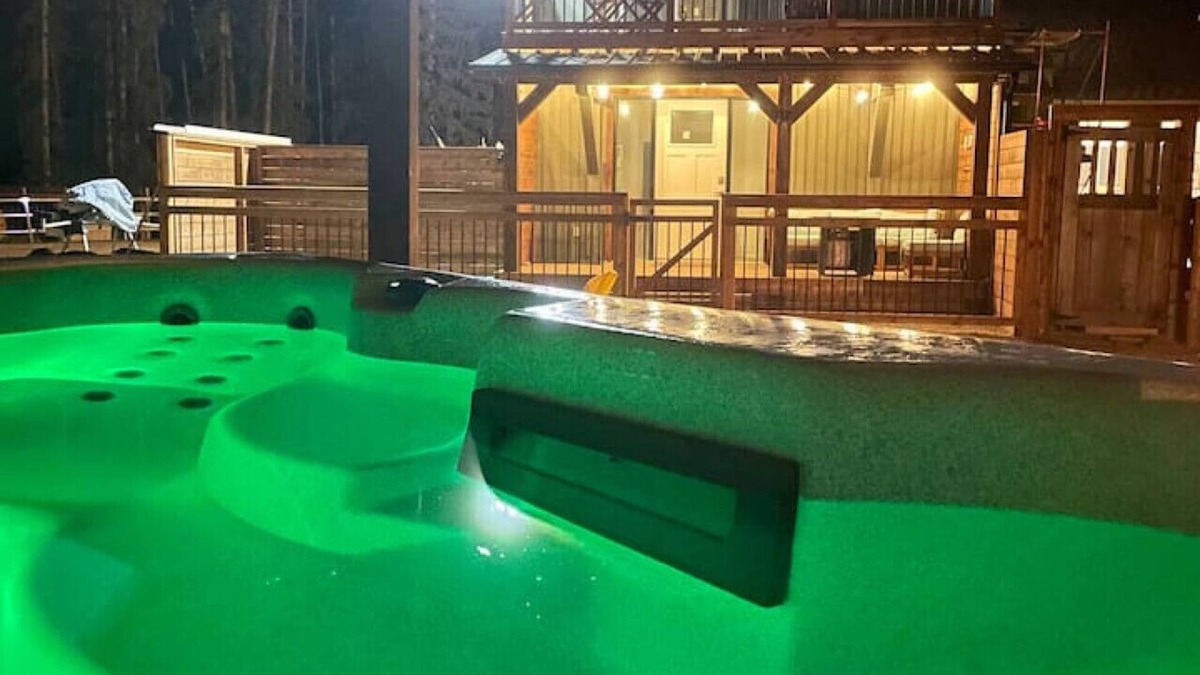 Calgary Condo | Llama Lookout Suite at Basecamp Ranch, Bragg Creek
