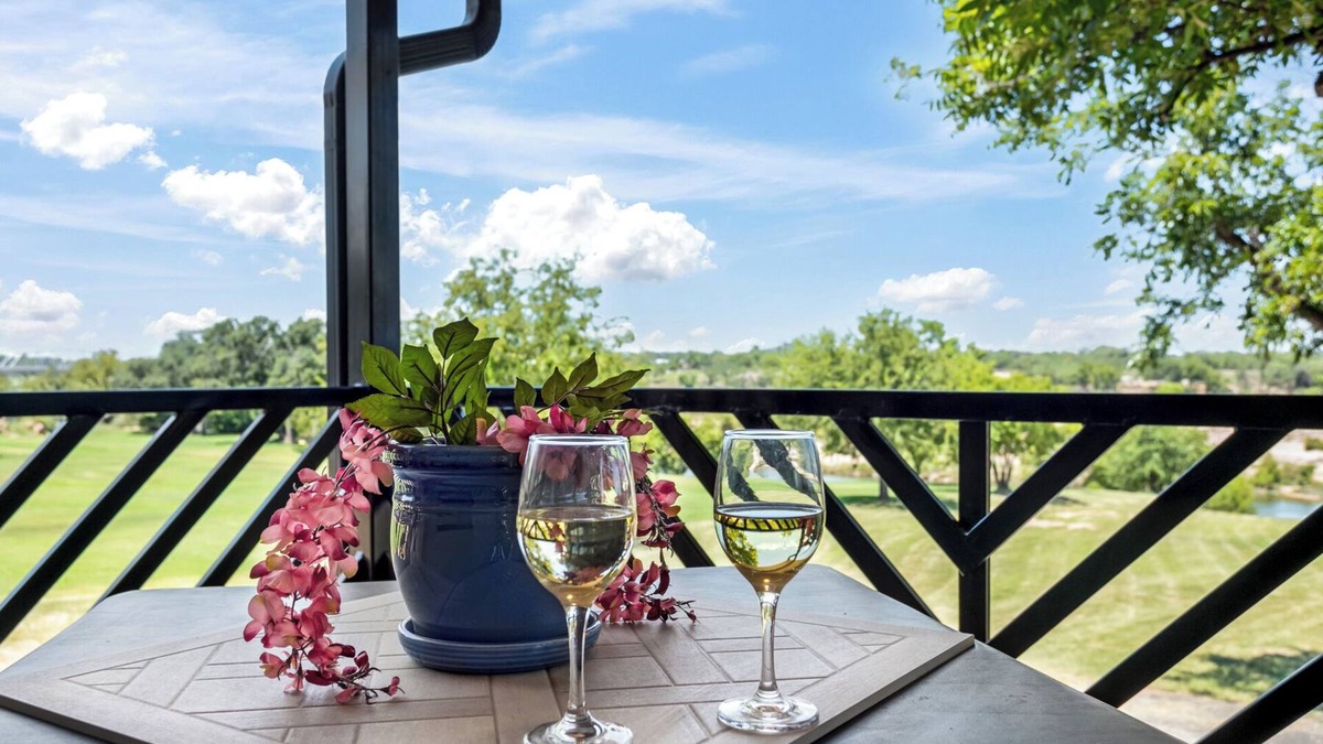 Llano Apartment | Llano River Carriage House | 1/1, River Frontage