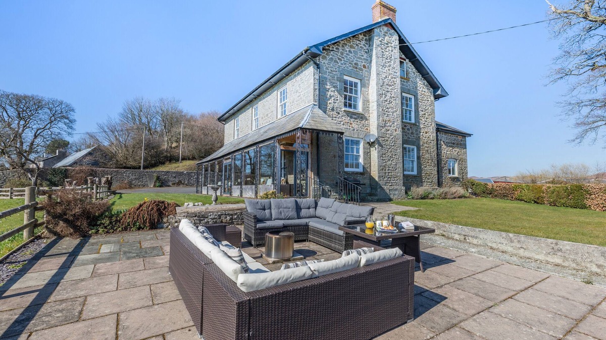 Llandrindod Wells House | Llansantffraed House