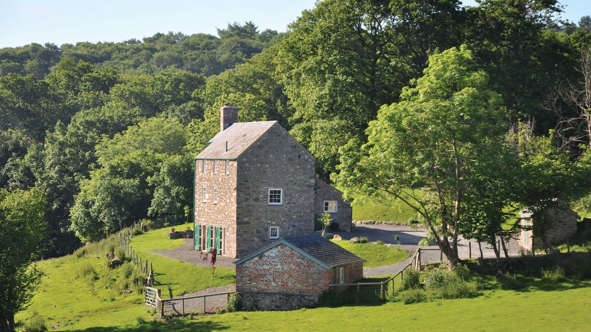 Eglwysbach Cottage | Lletty - An historic three-storey Grade II stone holiday farmhouse dating from the 17th century