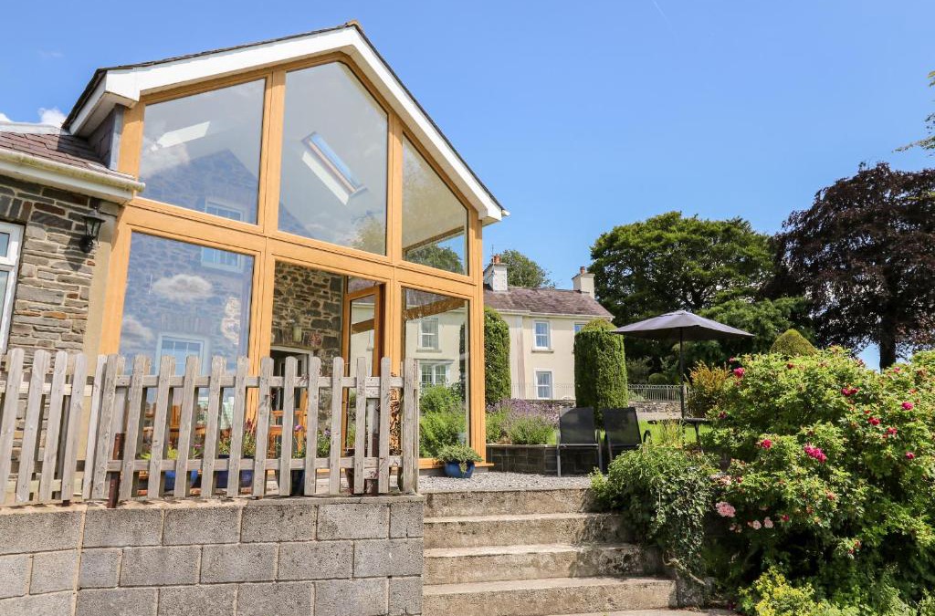 Llanwrda House | Llety'r Wennol
