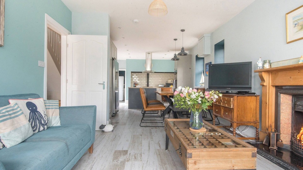 Edern Cottage | Llwynfor is the ideal base for your Llyn Peninsula holiday at any time of year.