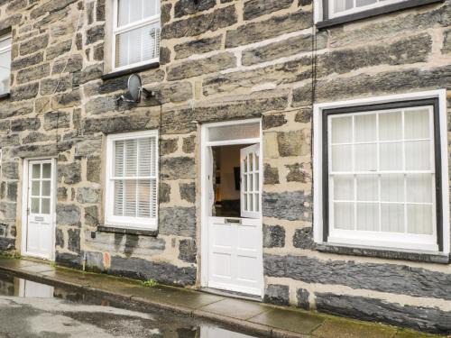 Borth-y-Gest House | Llys Madoc