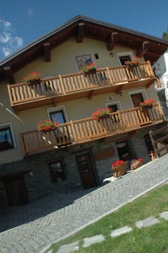 Antey-Saint-Andre Bed & Breakfast | Lo Barba