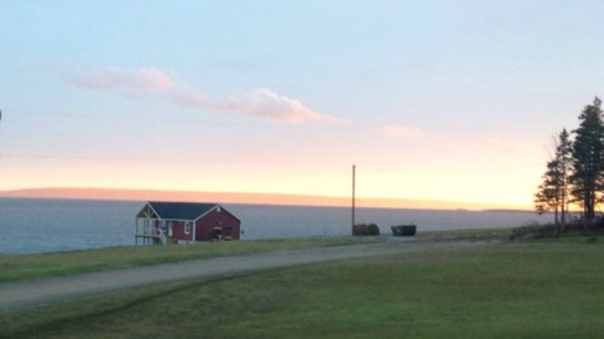 Boularderie House | Lobster House: Main Level only - Amazing Views, 2 BR, sleeps 4-5, Pet friendly
