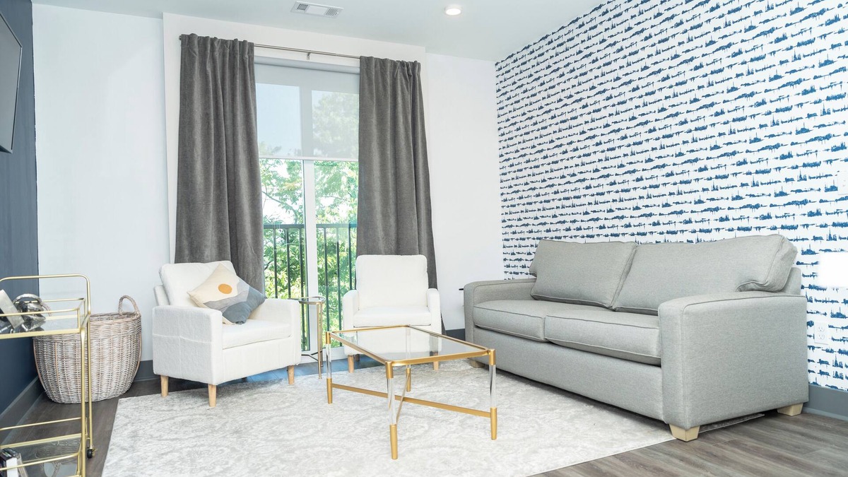 Rolling Mill Hill Condo | Local Host Dwntwn 2BD, 2BA Luxurious Condo Great Amenities & proximity anywhere