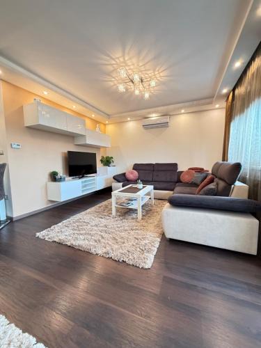 Kecskemet Apartment | Local-Lux Apartman 3 szoba, privát parkoló
