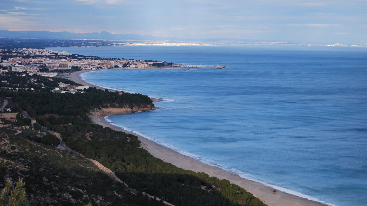 L'Hospitalet de l'Infant Condo | Located in L'Hospitalet de L'infant, to enjoy the beach and the mountains