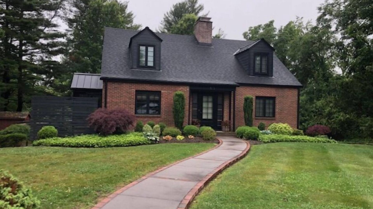 Miller Southside House | Located 1/2 mile from VT stadium. Access to Huckleberry Trail from backyard.