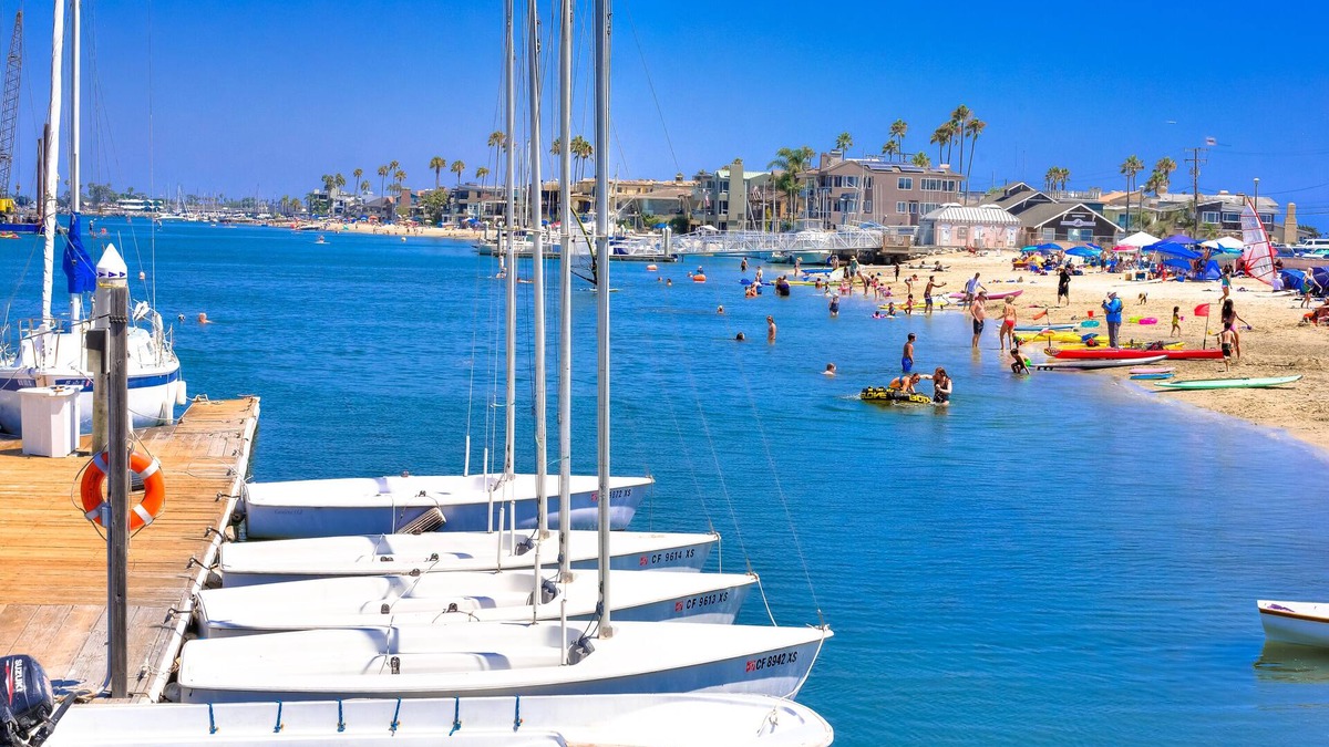 Peninsula House | Located 3 houses from the water! Coastal beach house with two car garage
