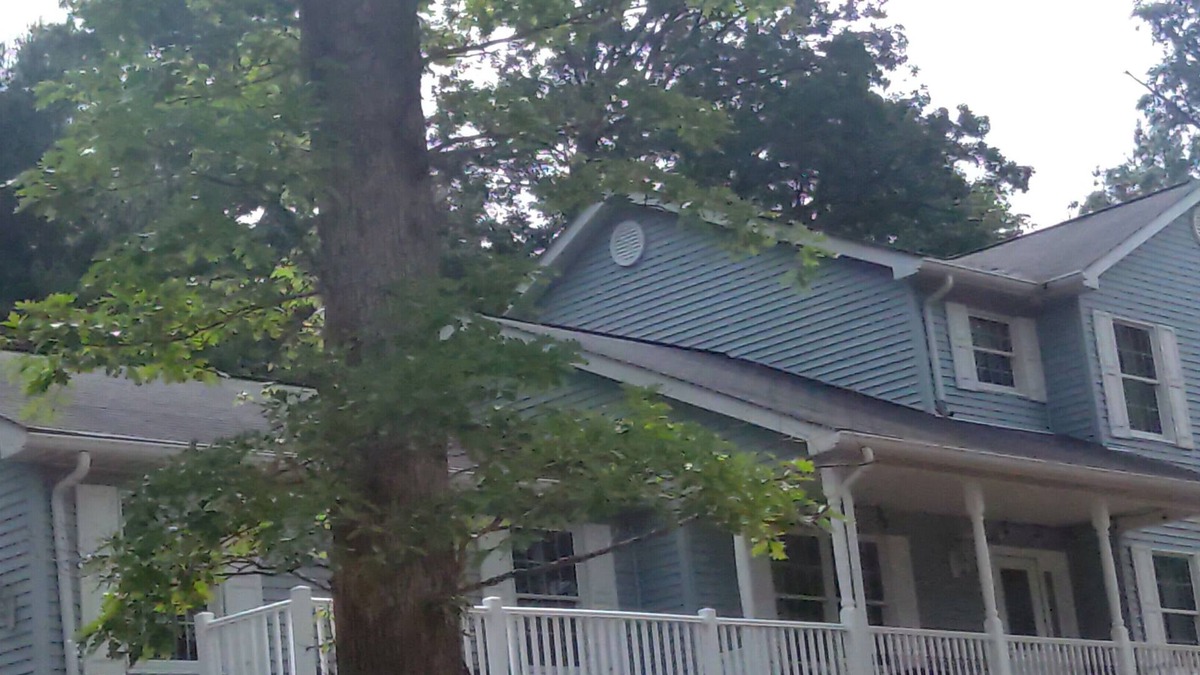 Farmington House | Located close to all the local attractions in a peaceful mountain setting!