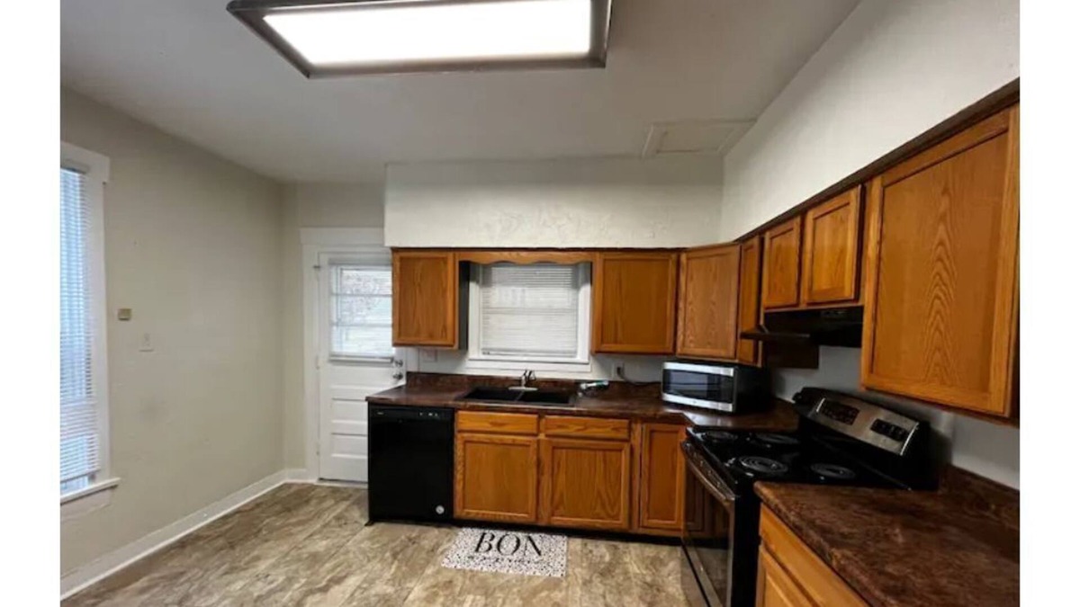 Dayton House | Located close to UD Arena, MVH, KHN, University of Dayton, Downtown Dayton